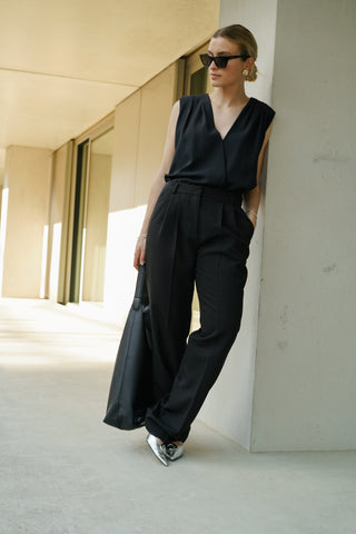 TESS SLEEVELESS BLOUSE | BLACK