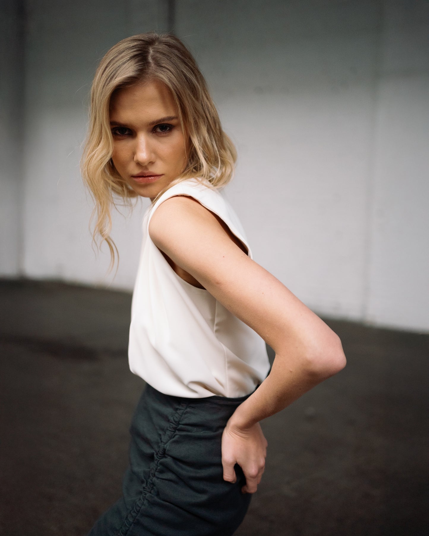TESS SLEEVELESS BLOUSE | WHITE